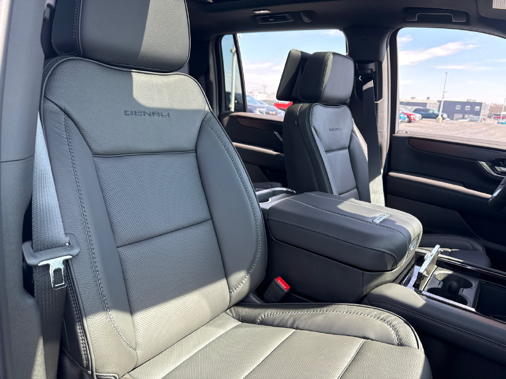 New 2026 GMC Yukon XL Denali w/ Denali Reserve Package AWD/4WD image 41