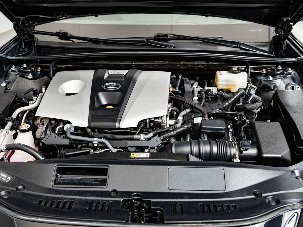 Certified 2020 Lexus ES 300h Ultra Luxury w/ Accessory Package FWD image 46