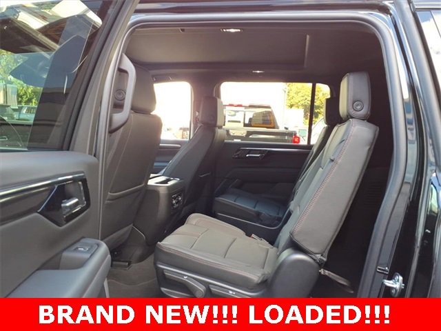 Used 2025 Chevrolet Suburban RST w/ Advanced Technology Package image 15