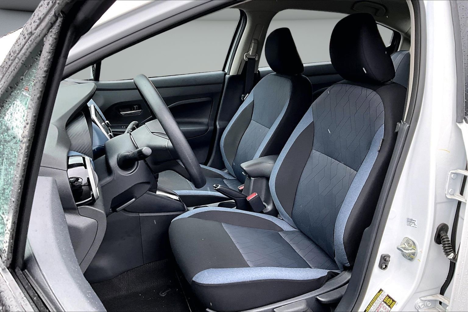 Used 2025 Nissan Versa SV w/ Trunk Package image 10