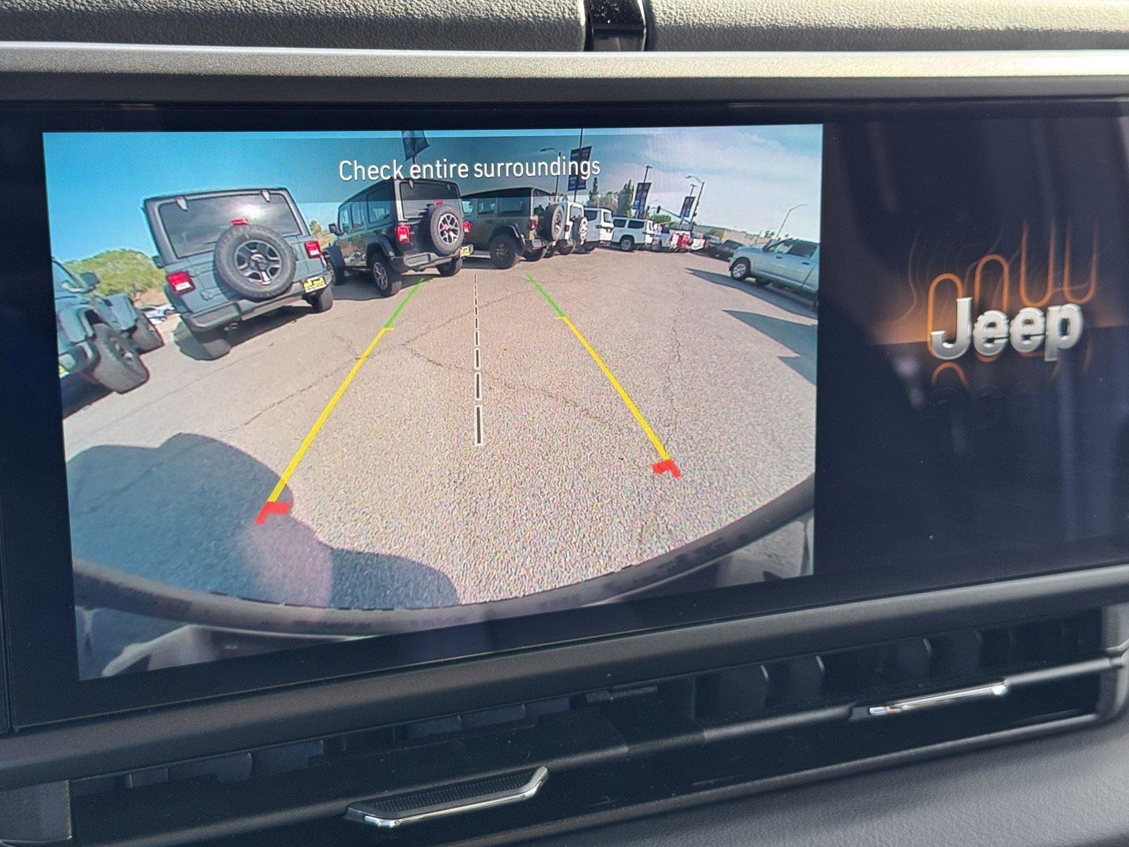 Certified 2025 Jeep Wrangler Sahara AWD/4WD image 23