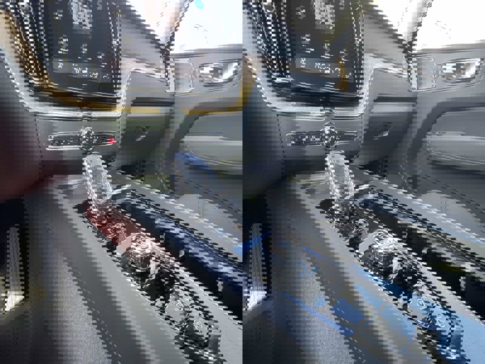 Certified 2026 Volvo XC60 B5 Plus w/ Protection Package Premier AWD/4WD image 30