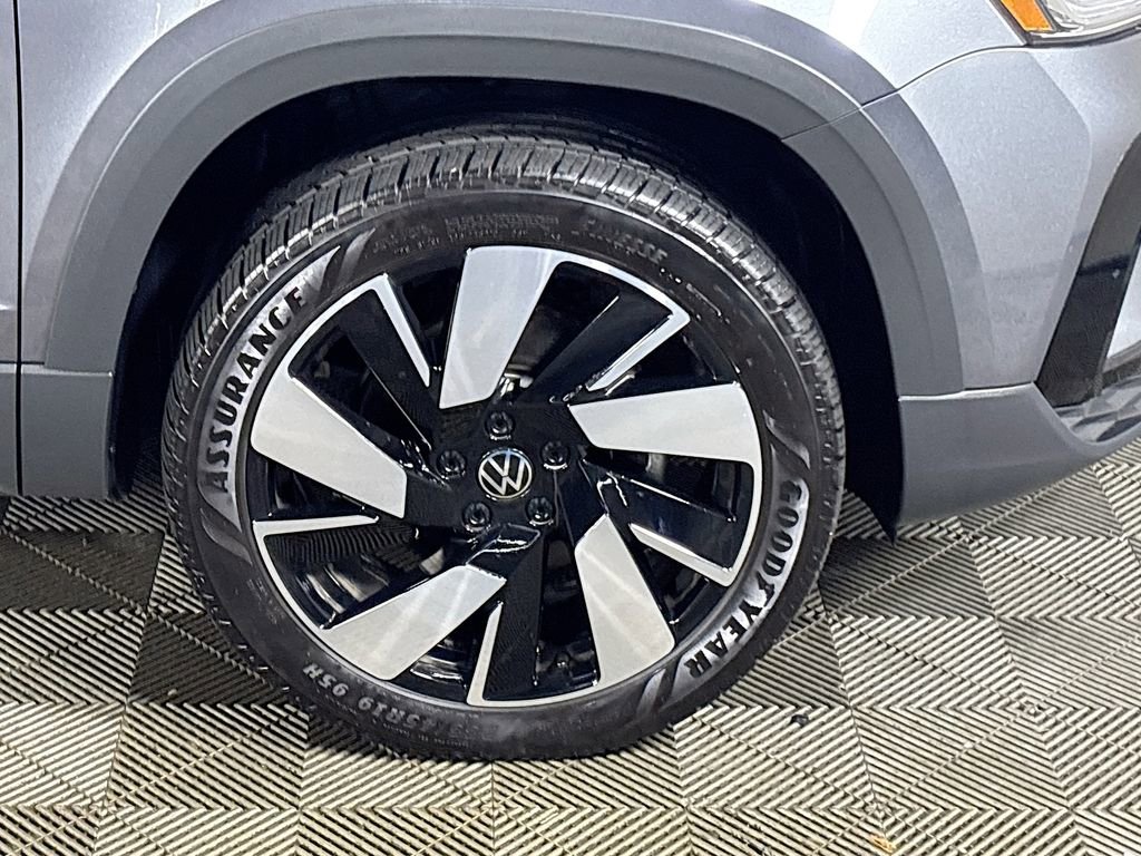 Certified 2023 Volkswagen Taos SEL image 24