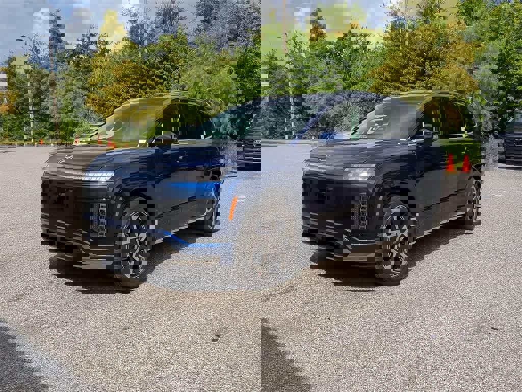 New 2026 Hyundai Ioniq 9 Calligraphy image 2