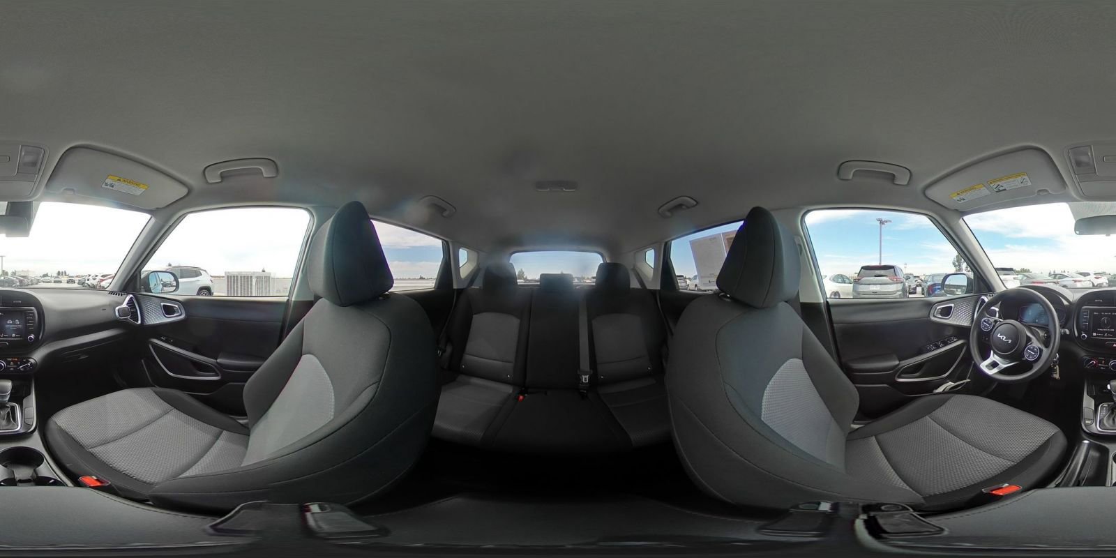 Used 2025 Kia Soul LX w/ LX Technology Package FWD image 38