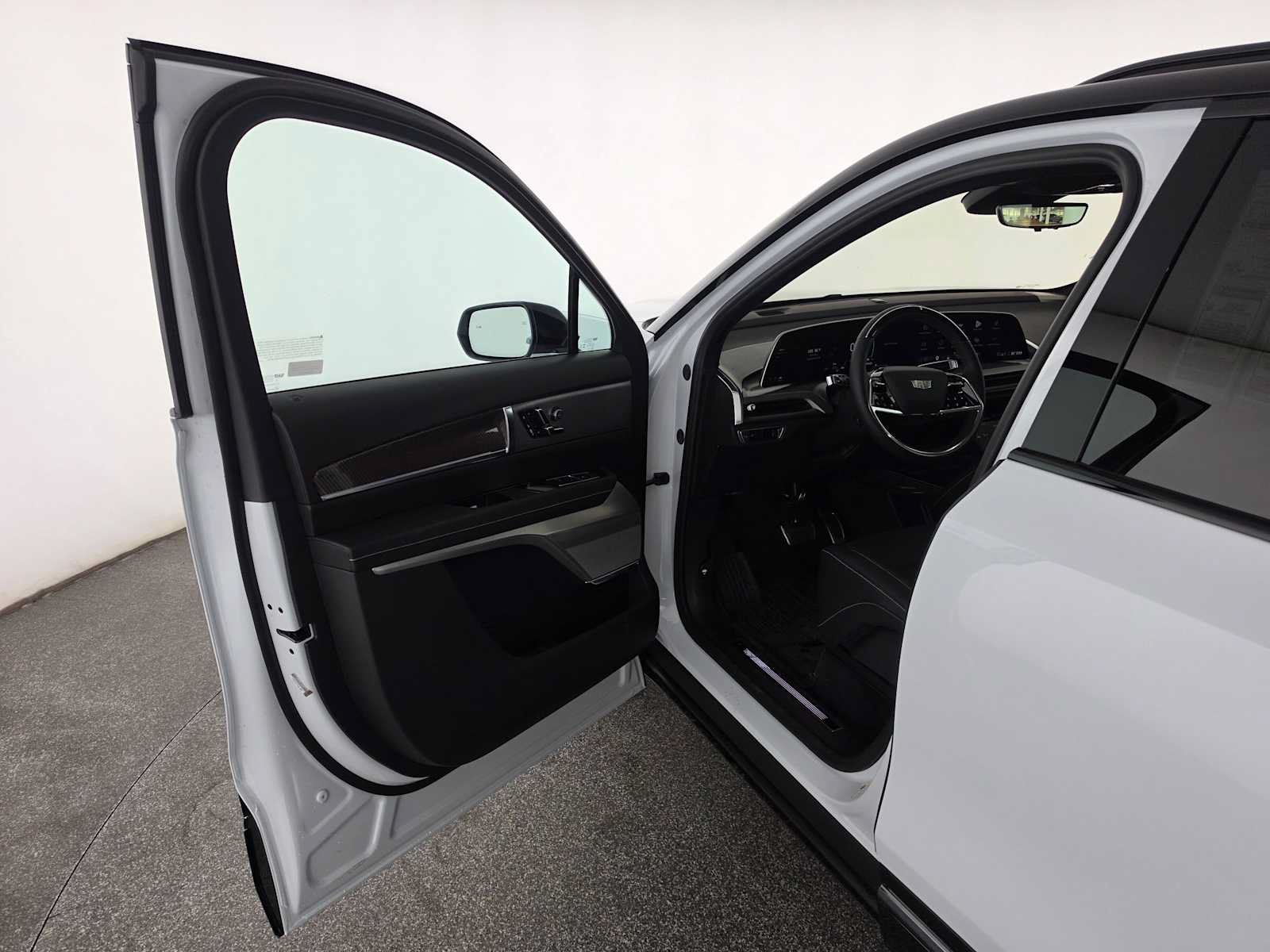 New 2027 Cadillac Vistiq Sport w/ LPO, Floor Liner Package AWD/4WD image 21