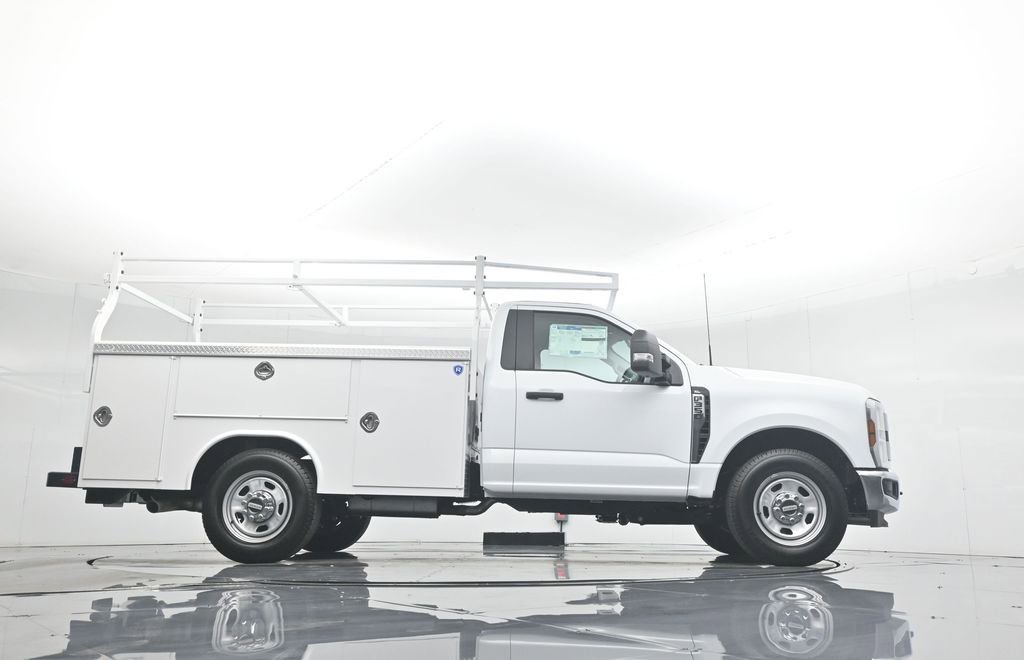 New 2025 Ford F350 XL w/ XL Chrome Package image 49