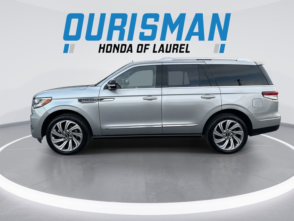 Used 2023 Lincoln Navigator Reserve image 5