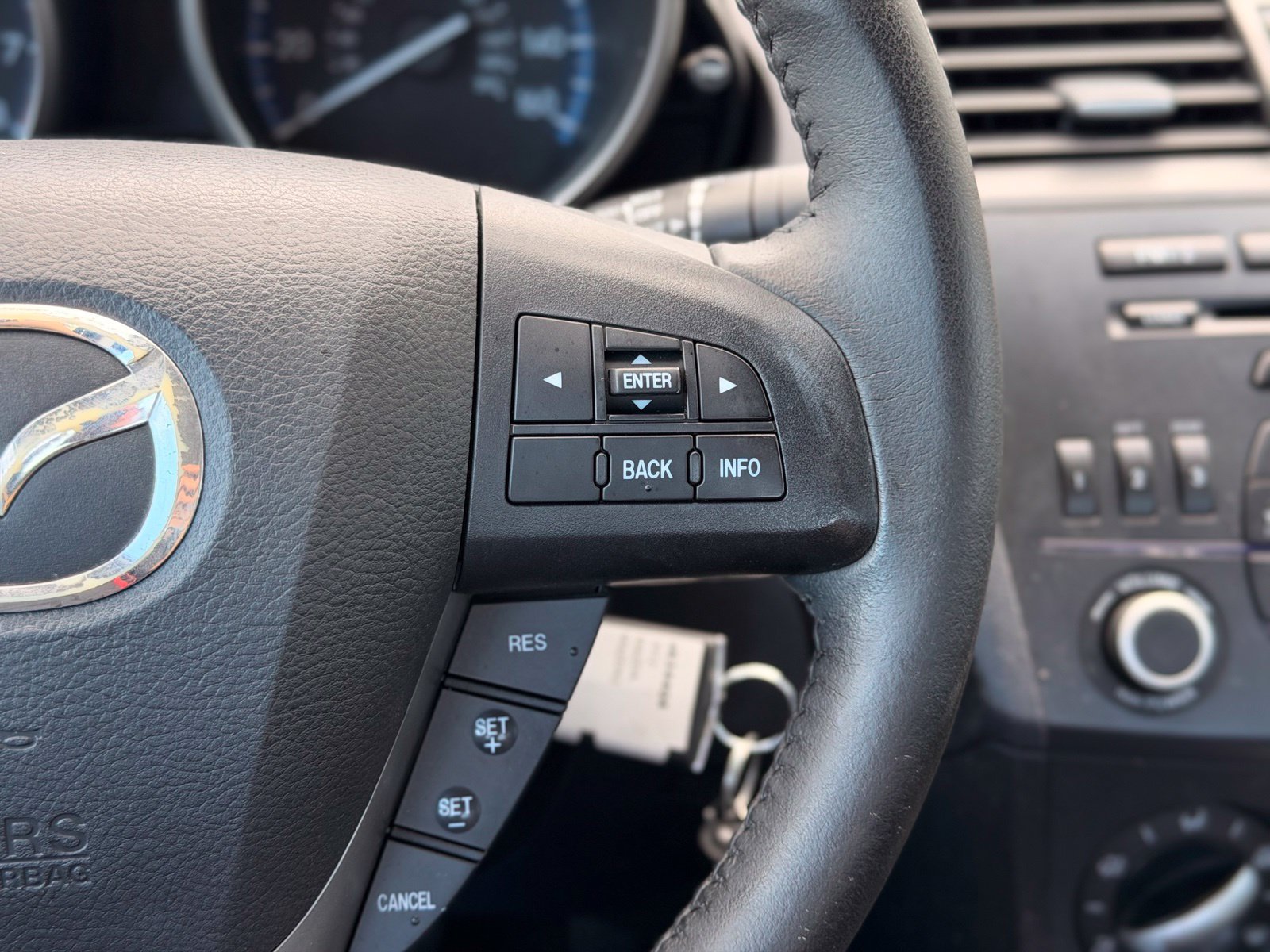 Used 2012 MAZDA MAZDA3 i Touring FWD image 30