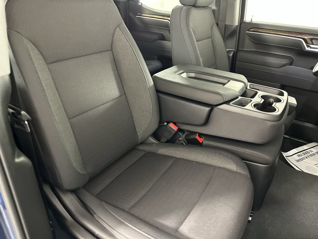 New 2026 GMC Sierra 1500 Elevation w/ LPO, Elevation Black Package AWD/4WD image 28
