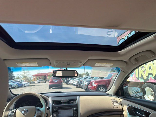 Used 2014 Nissan Altima 2.5 SL w/ Technology Package FWD image 9