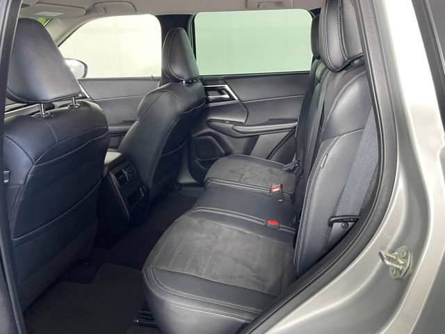 Used 2023 Mitsubishi Outlander SE AWD/4WD image 19