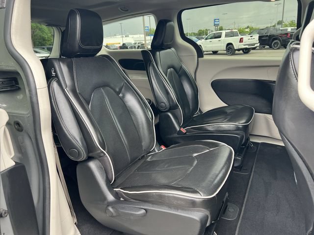 Used 2022 Chrysler Pacifica Limited FWD image 26