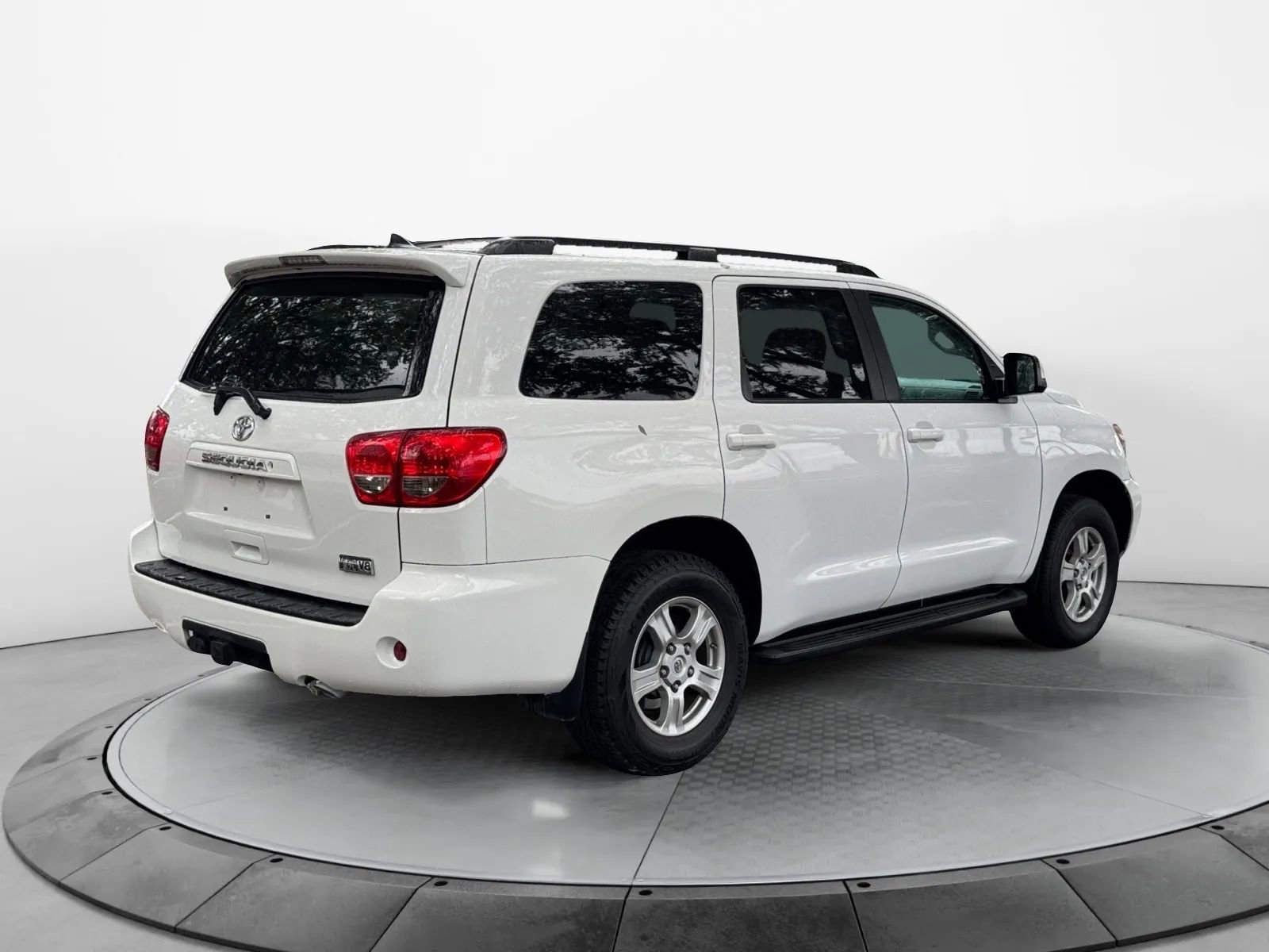 Used 2015 Toyota Sequoia SR5 image 4