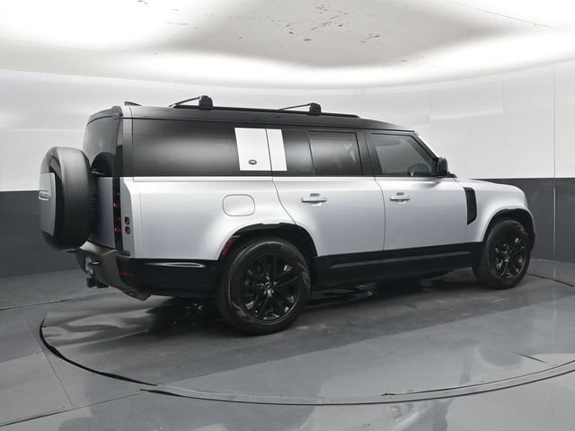 Used 2024 Land Rover Defender 130 X-Dynamic SE AWD/4WD image 32