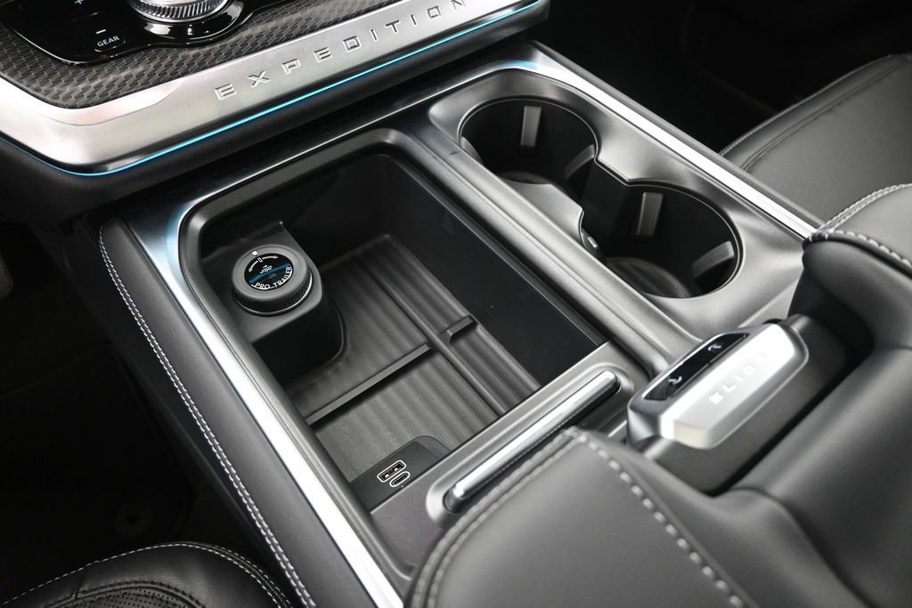 New 2026 Ford Expedition Max Platinum AWD/4WD image 18