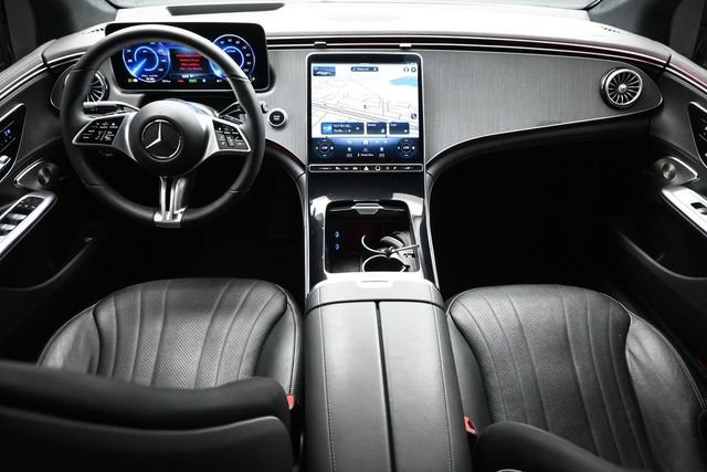Used 2023 Mercedes-Benz EQE 500 4MATIC Sedan w/ Pinnacle Trim Package image 9