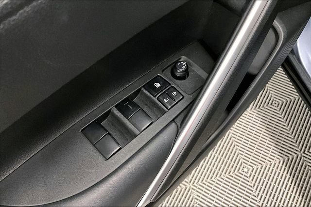 Used 2022 Toyota Corolla Cross LE w/ Moonroof Package image 37