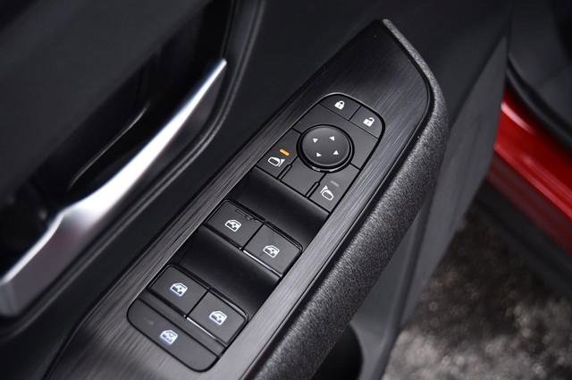 New 2026 Nissan Kicks SV w/ SV Premium Package image 9