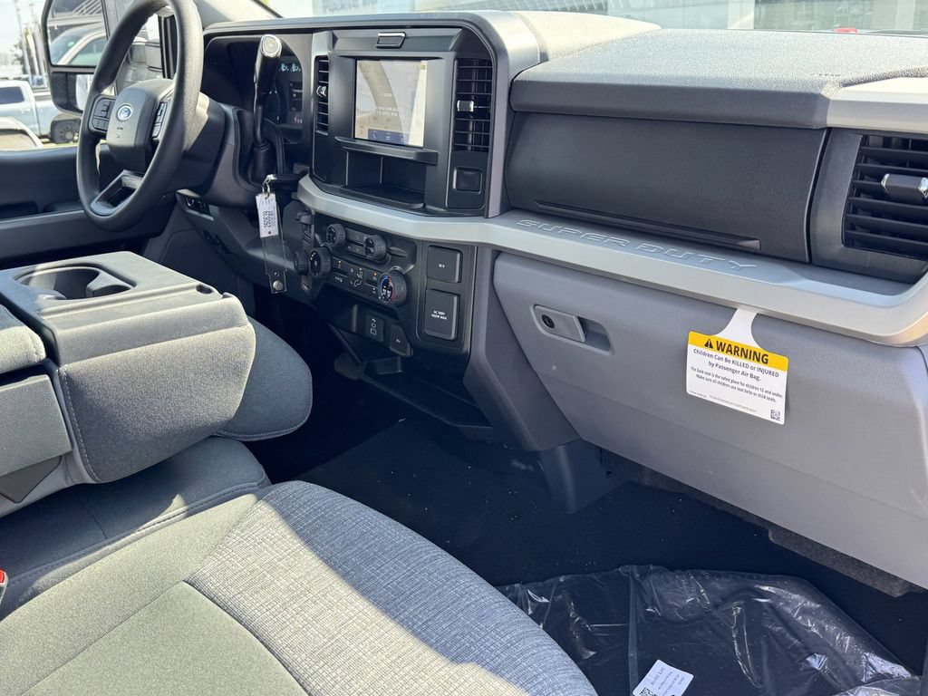 New 2025 Ford F550 2WD Regular Cab Super Duty w/ XLT Value Package image 5