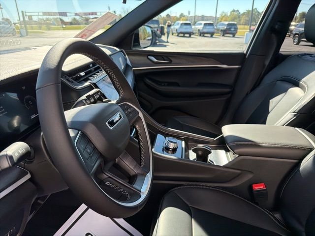 New 2025 Jeep Grand Cherokee L Limited image 7
