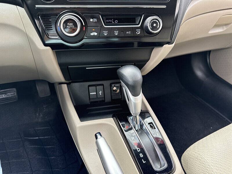 Used 2014 Honda Civic Hybrid Sedan image 31