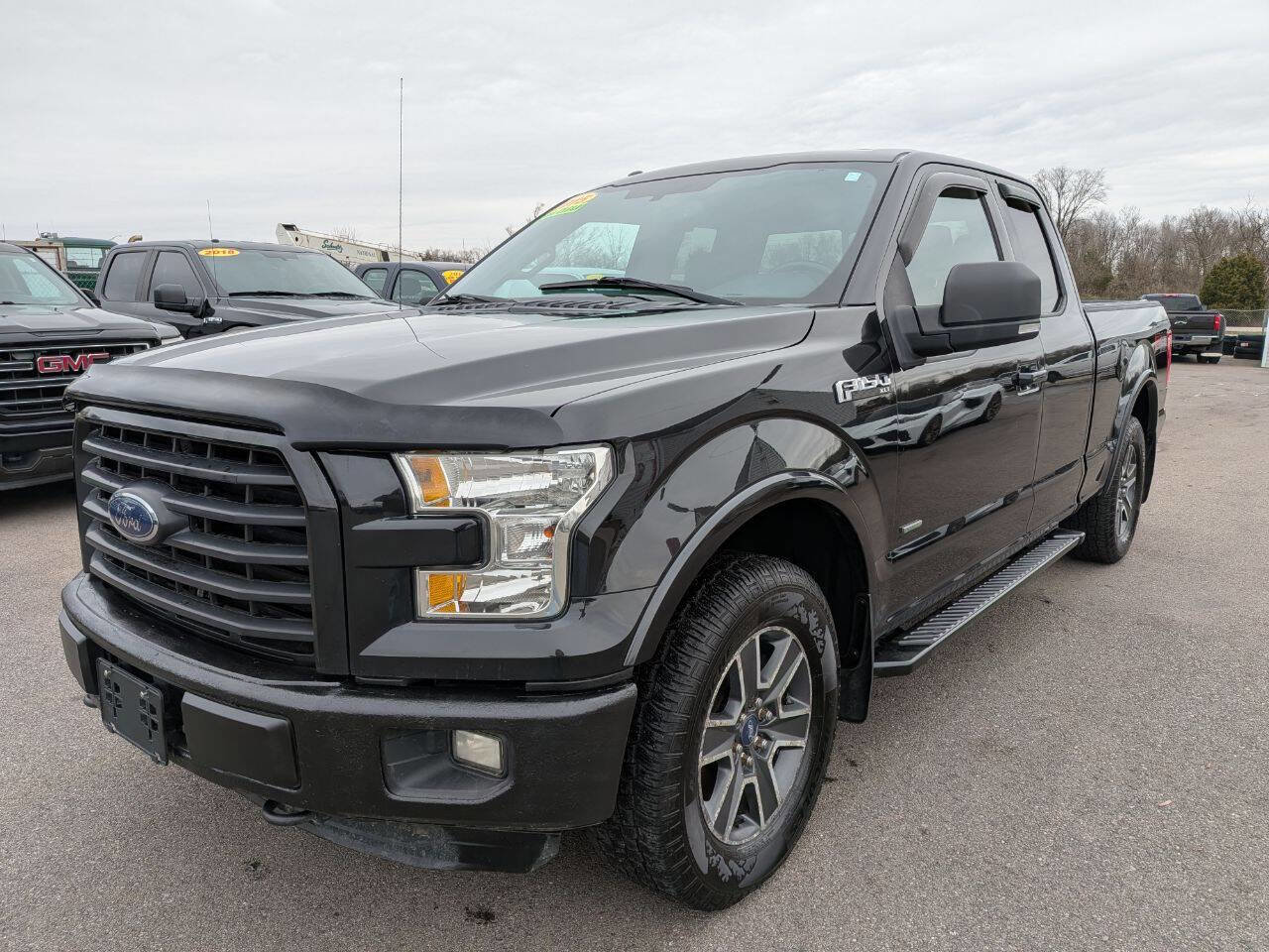 Used 2015 Ford F150 XLT w/ Equipment Group 302A Luxury image 2