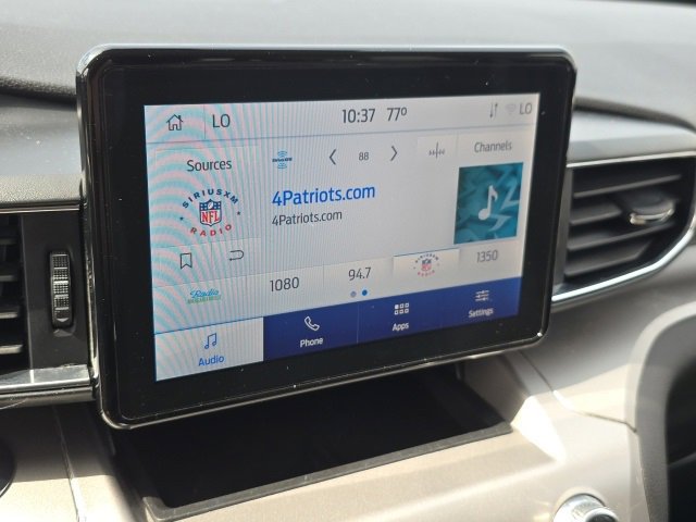 Used 2022 Ford Explorer XLT w/ Equipment Group 202A image 4