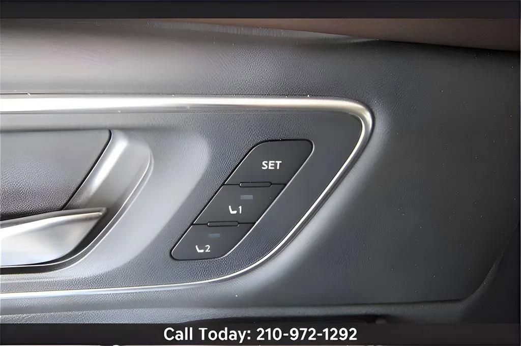 Used 2021 Nissan Rogue Platinum AWD/4WD image 32