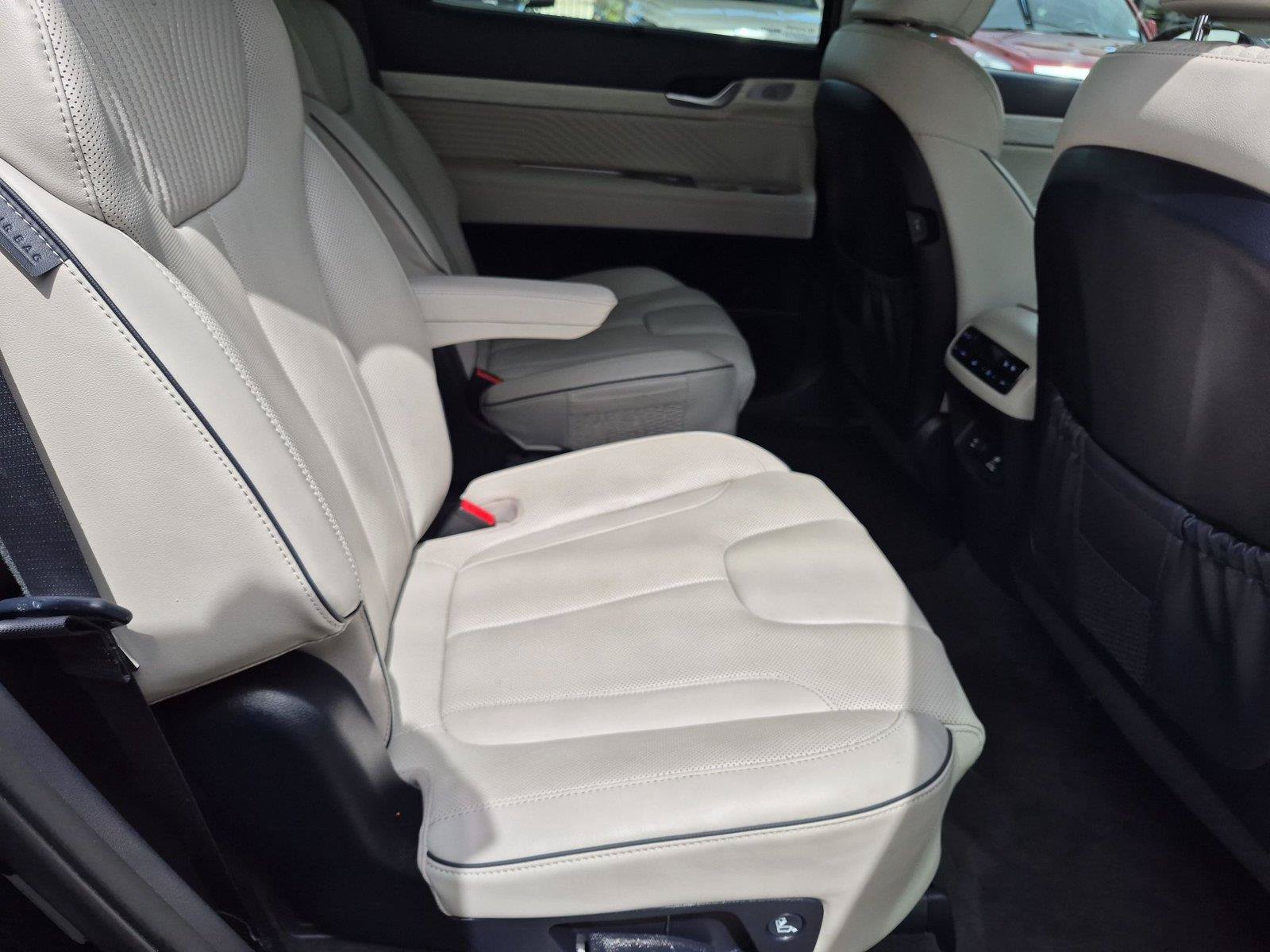 Used 2025 Hyundai Palisade Calligraphy AWD/4WD image 25