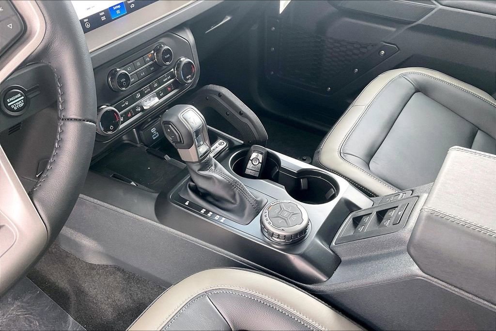 New 2025 Ford Bronco Outer Banks w/ Sasquatch Package image 8