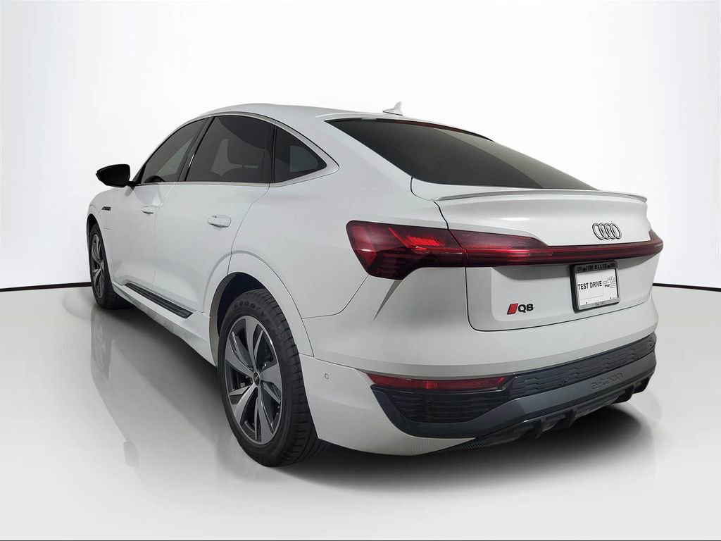 Used 2024 Audi Q8 e-tron Premium Plus w/ Premium Plus Package image 4