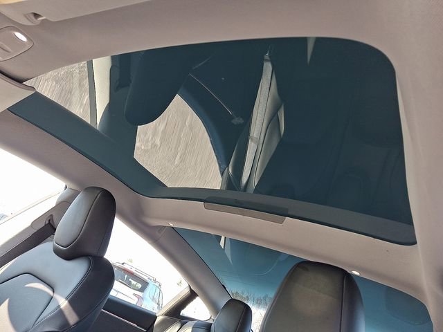 Used 2025 Tesla Model 3 Long Range image 16