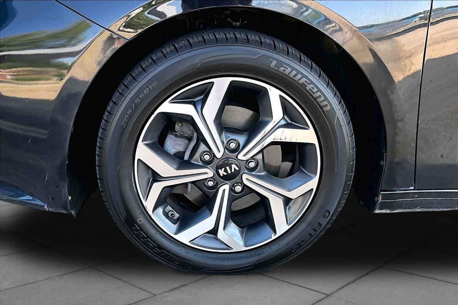 Used 2021 Kia Forte LXS FWD image 10