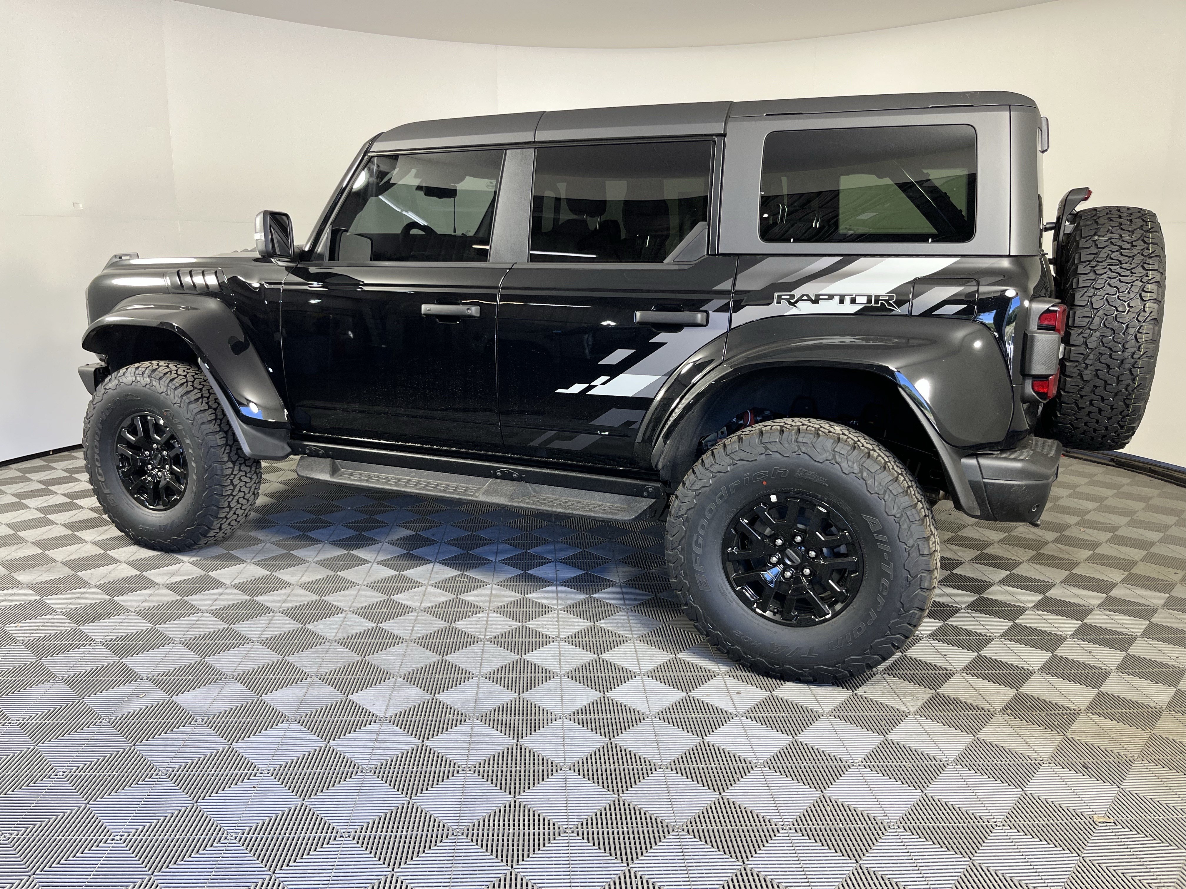New 2026 Ford Bronco Raptor w/ Interior Carbon Fiber Pack AWD/4WD image 2
