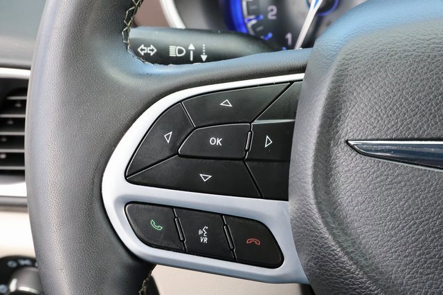 Used 2024 Chrysler Voyager LX image 21