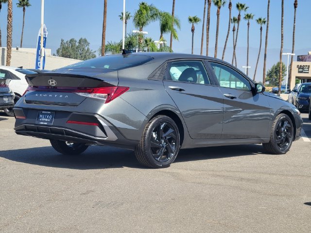 New 2026 Hyundai Elantra Sport FWD image 4