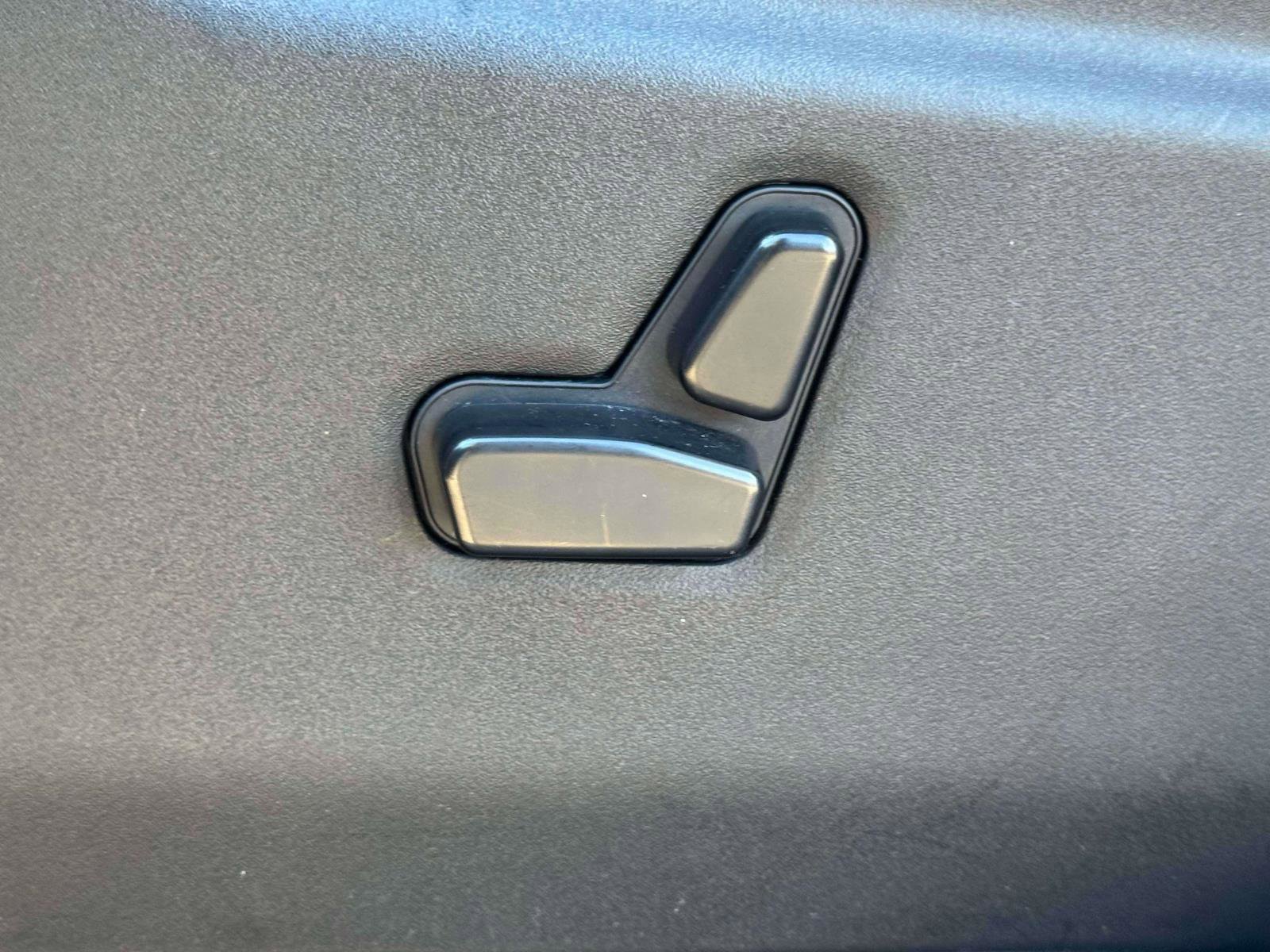 Used 2024 Dodge Durango GT image 15