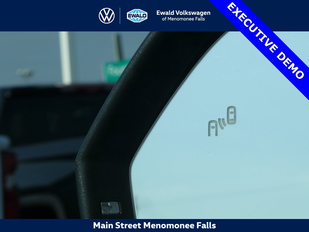 Certified 2025 Volkswagen Atlas SE image 11