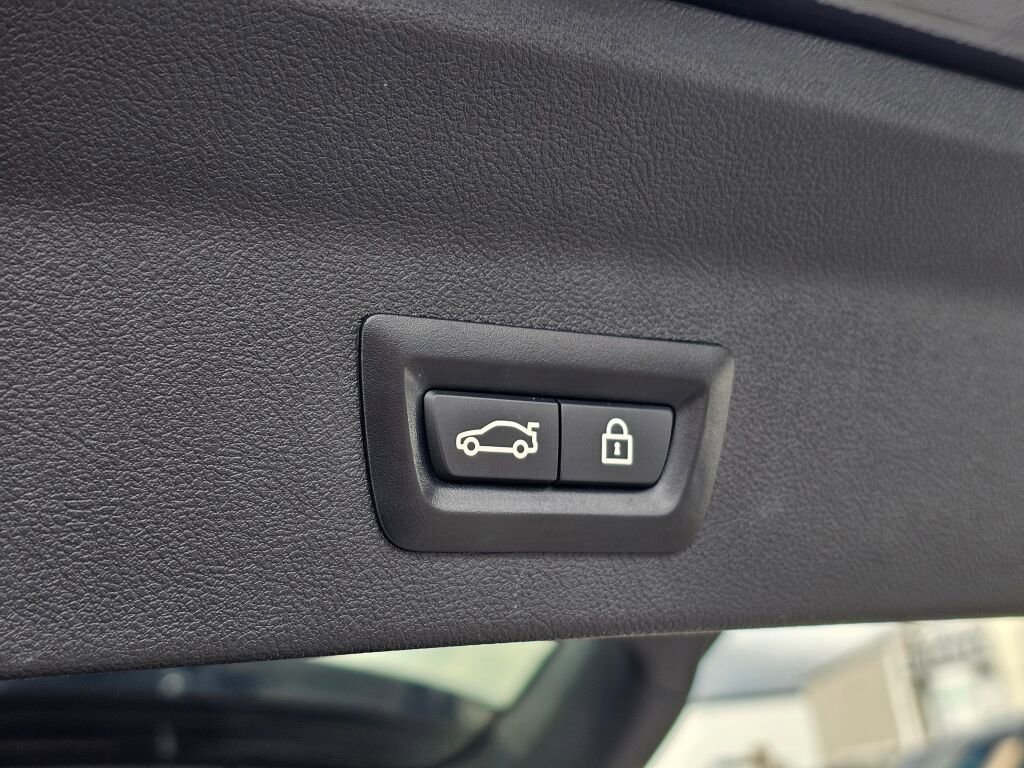 Used 2022 BMW X3 xDrive30i AWD/4WD image 16