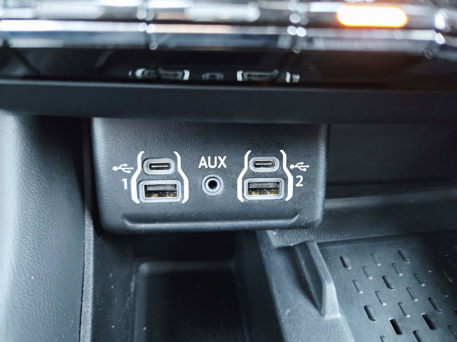Used 2025 Dodge Durango GT AWD/4WD image 35