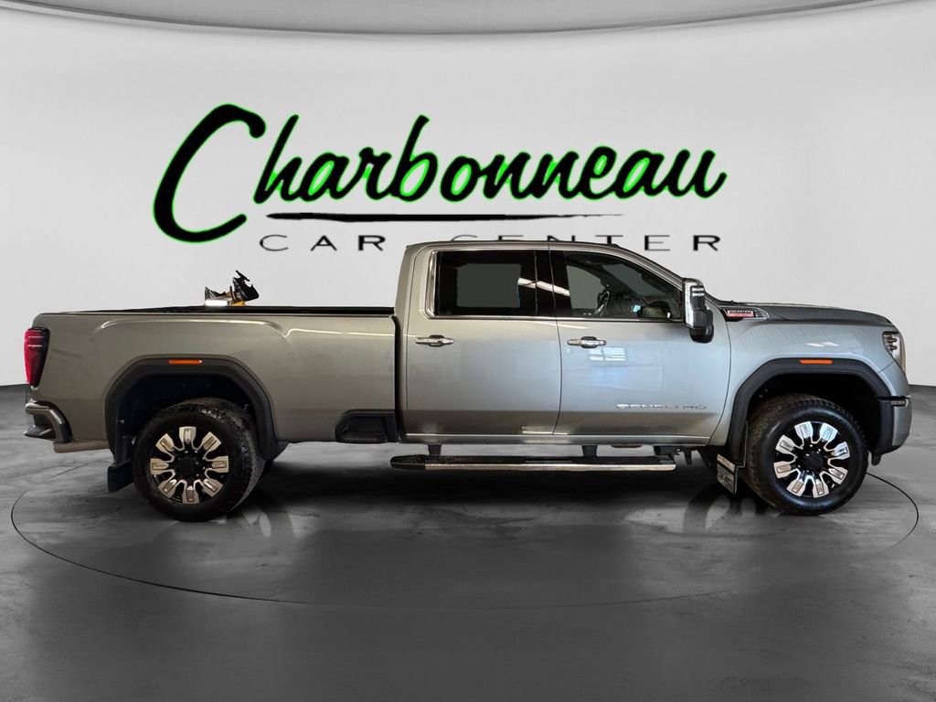 Used 2024 GMC Sierra 3500 Denali image 6