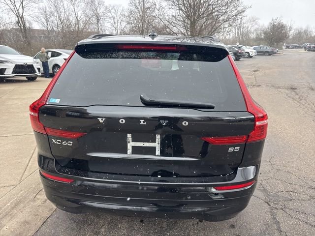 Used 2023 Volvo XC60 B5 Core image 5