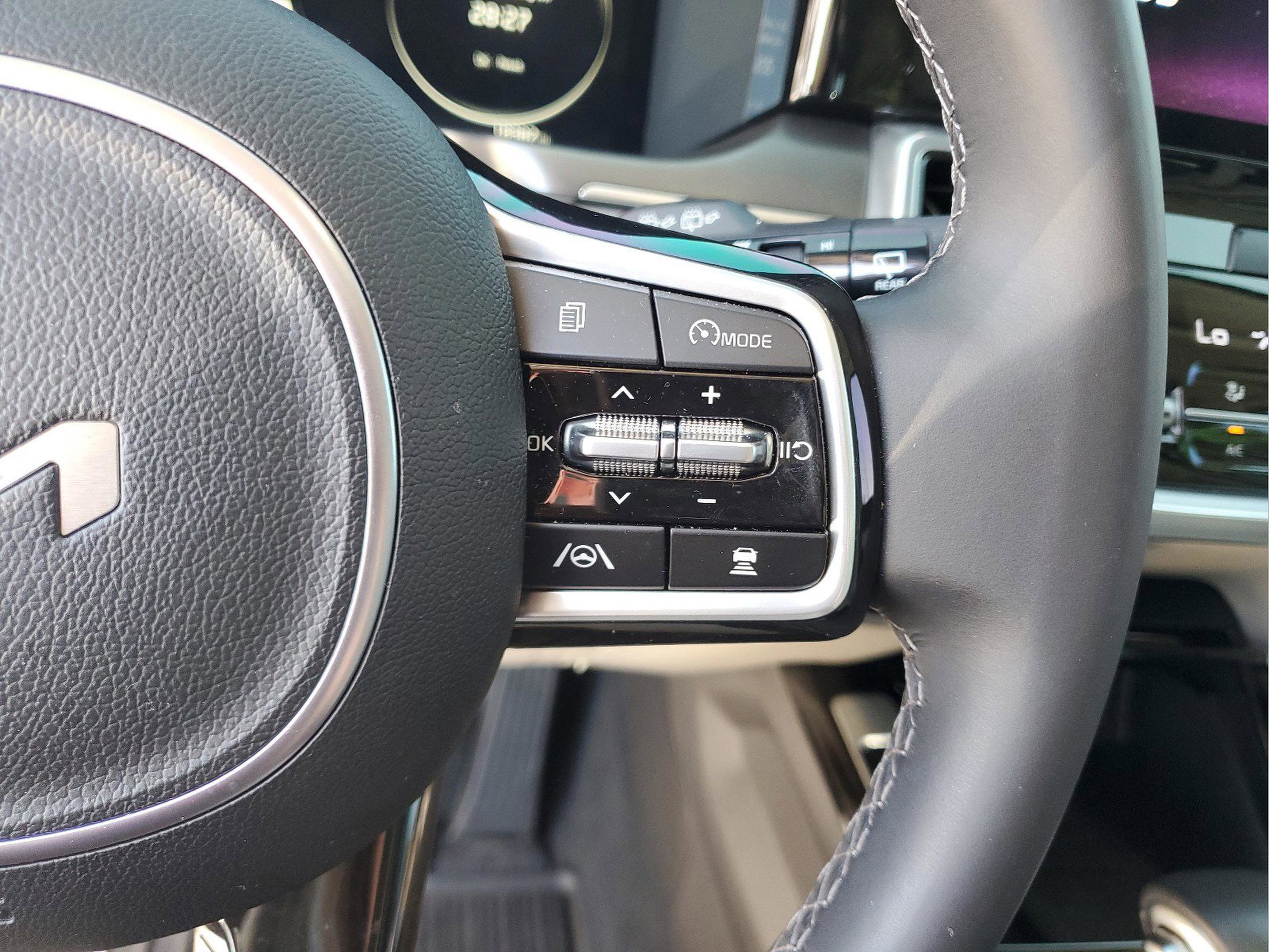 Used 2023 Kia Sorento SX image 28