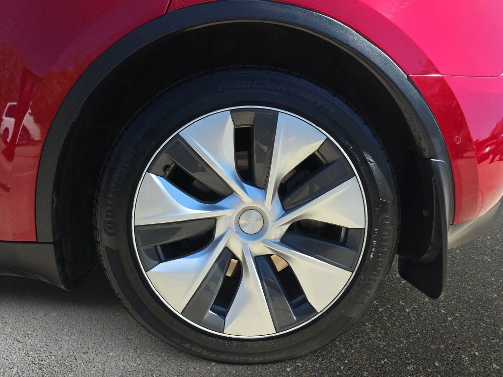 Used 2022 Tesla Model Y Long Range AWD/4WD image 36