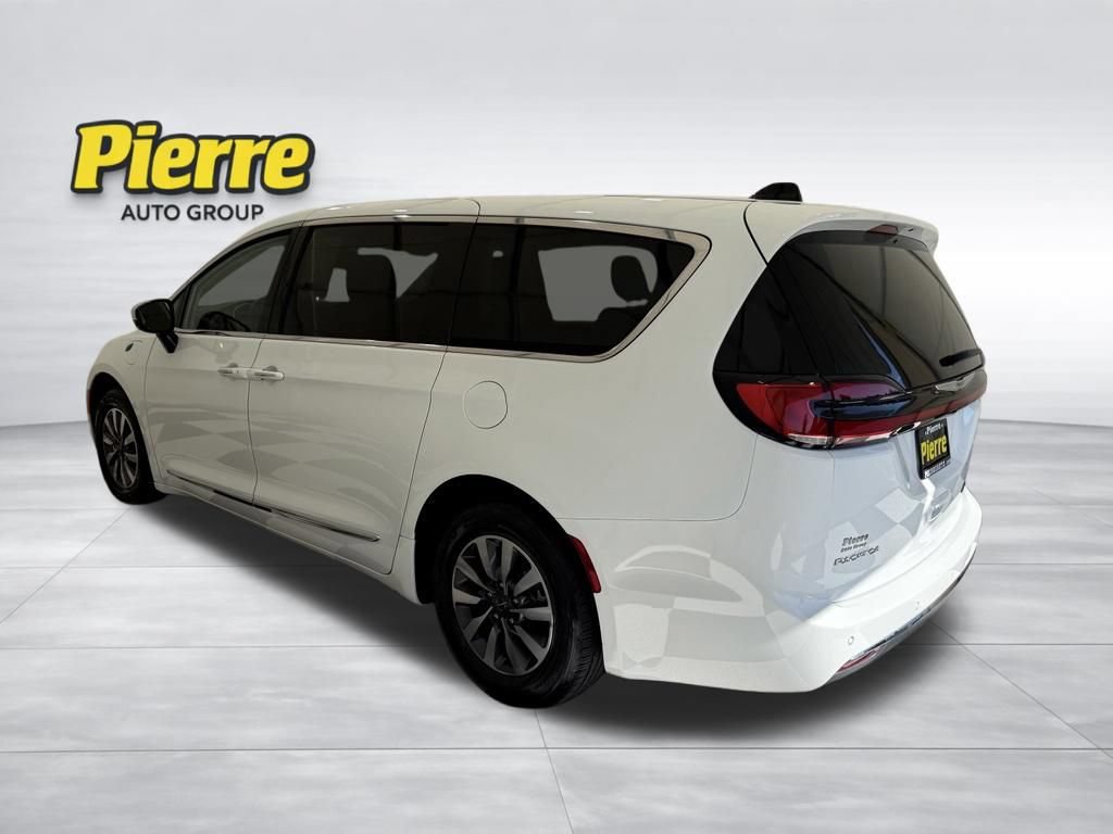 Used 2023 Chrysler Pacifica Limited FWD video 2