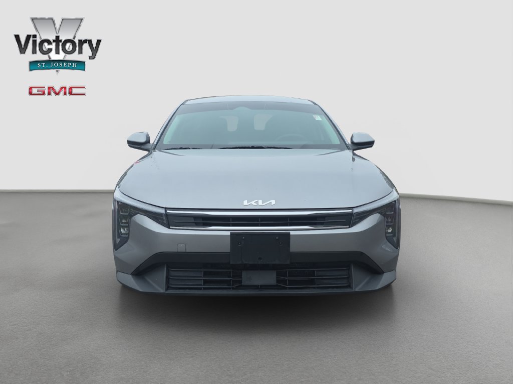 Used 2025 Kia K4 FWD image 2