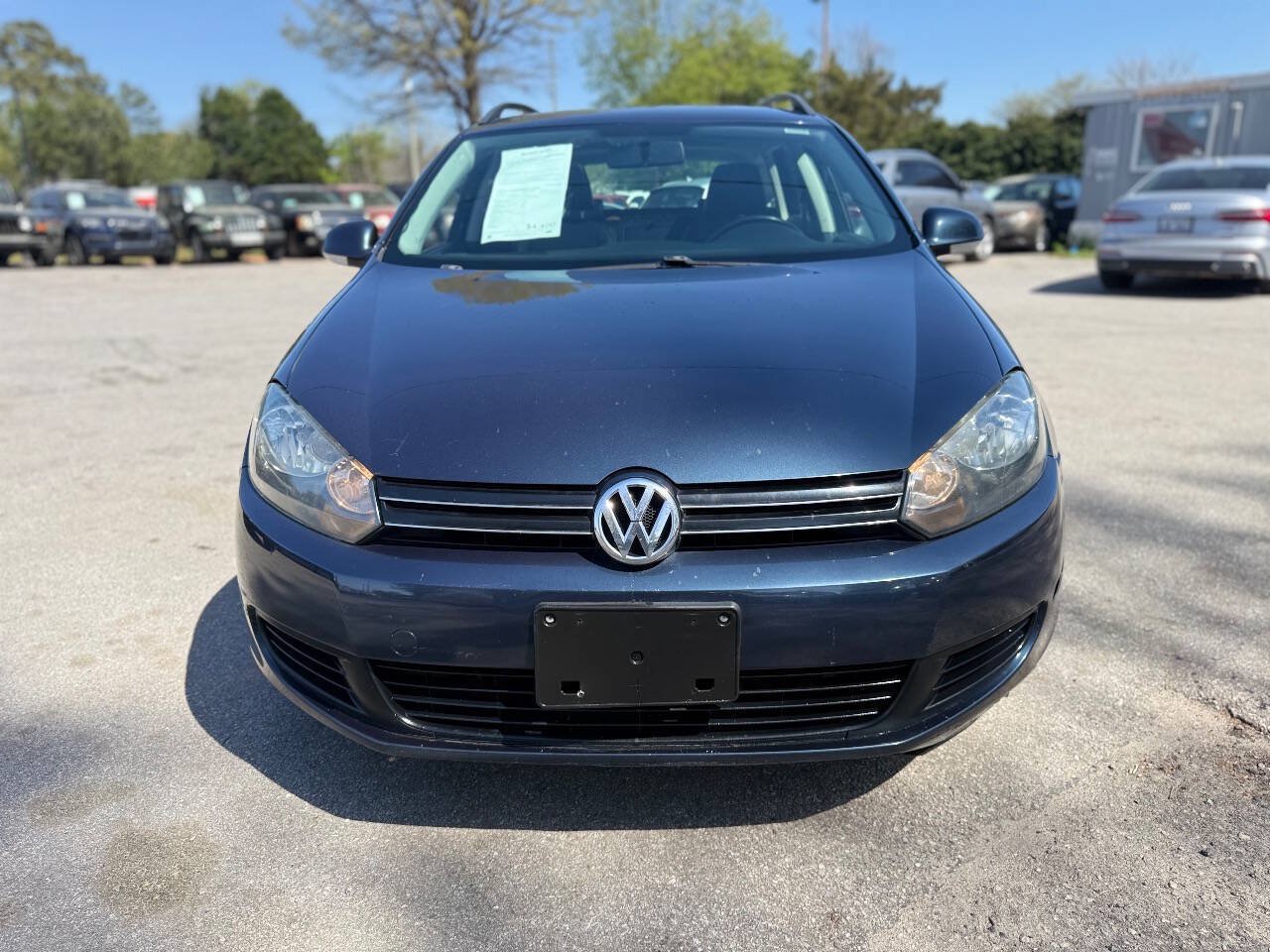 Used 2010 Volkswagen Jetta SE FWD image 2