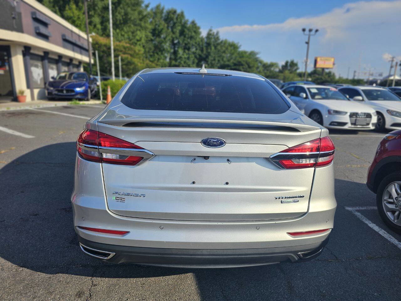 Used 2019 Ford Fusion Titanium image 4