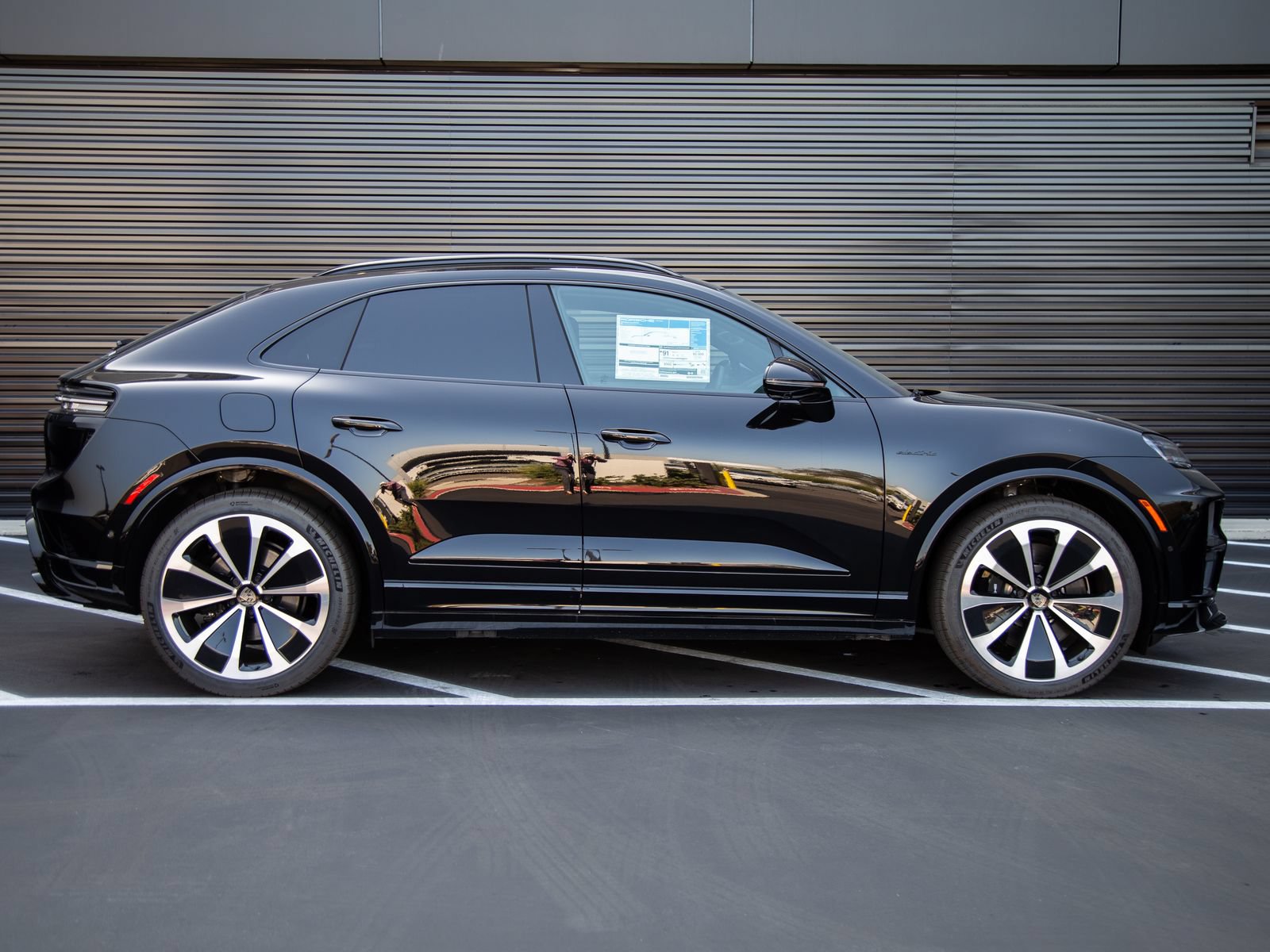 New 2025 Porsche Macan Turbo Electric AWD/4WD image 8